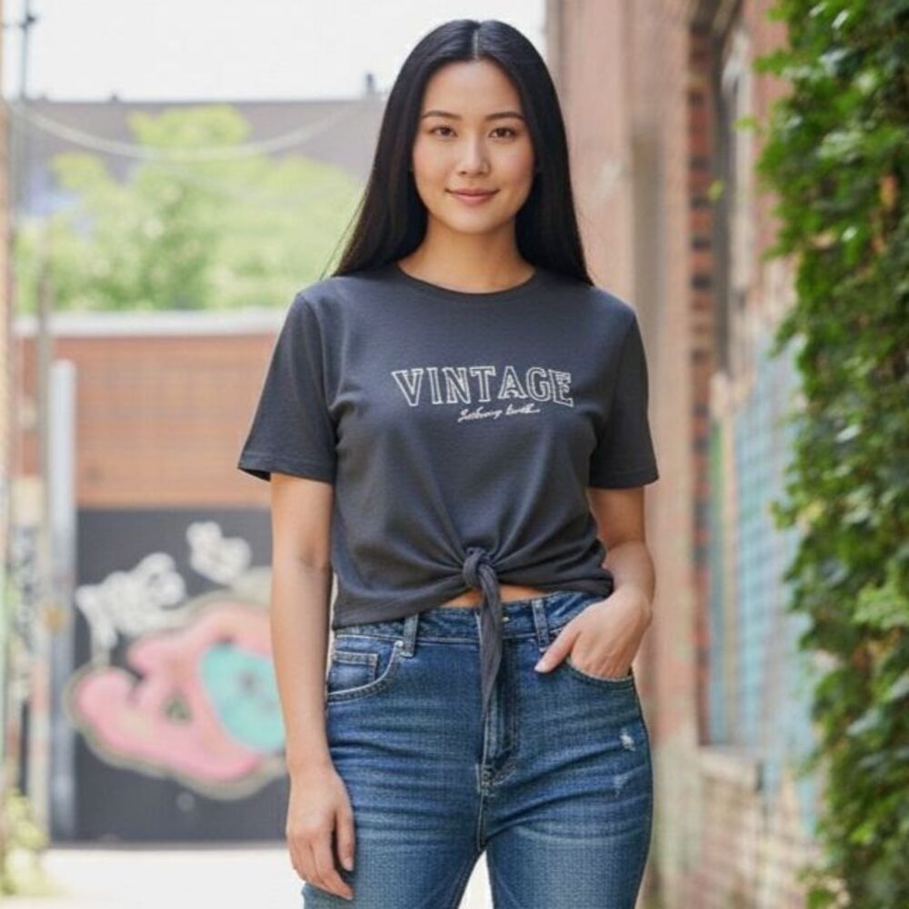 ⭐Vintage Time Tries Truth Gray Crop Top Size Medium⭐